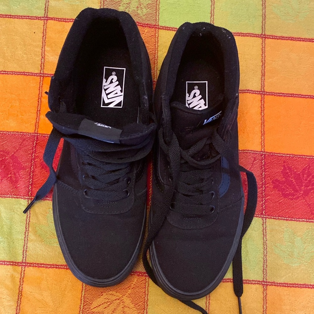 Vans All Black Canvas Hightop. Men’s Size:8.5 worn once. In good condition!